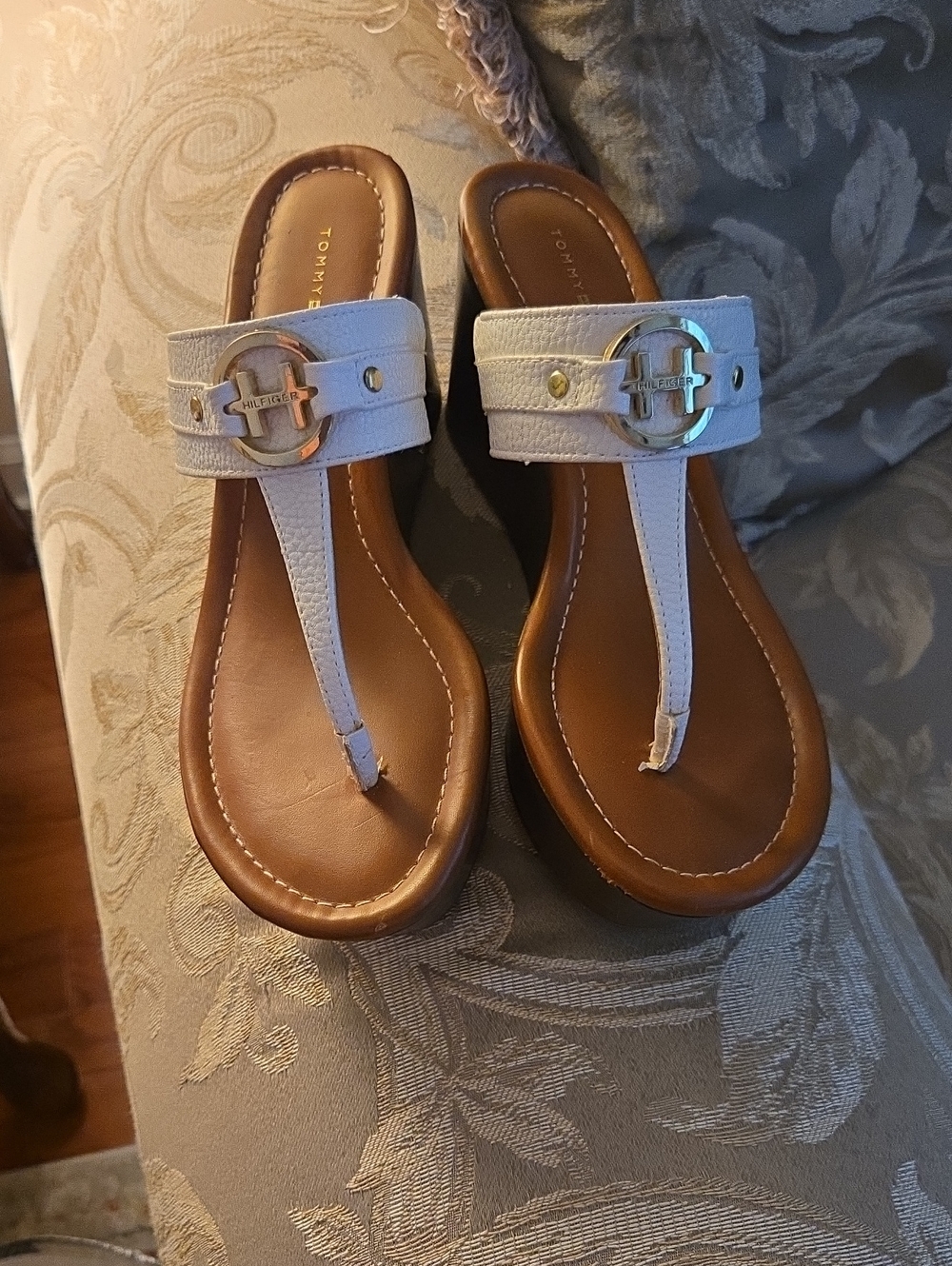 Tommy Hilfiger White Leather T-Strap Sandals with Gold Logo